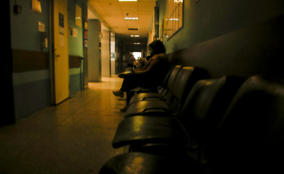 Травма позвоночника установлена у заведующей хозяйством школы после конфликта с учеником