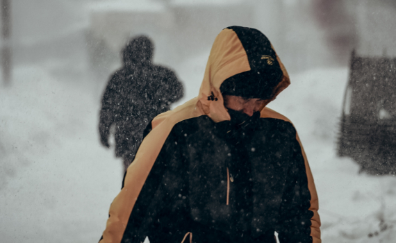 Что сильнее сушит кожу: мороз за окном или пар из вашей душевой кабины? Неочевидный ответ терапевта Что сильнее сушит кожу: мороз за окном или пар из вашей душевой кабины? Неочевидный ответ терапевта