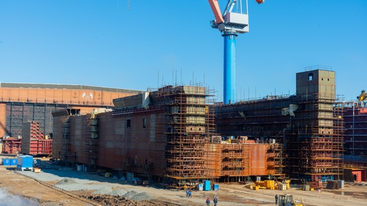 Севмаш завершил формирование двух подблоков средней части плавдока “Сухона” М.Воркункова / пресс-служба предприятия ОСК Севмаш