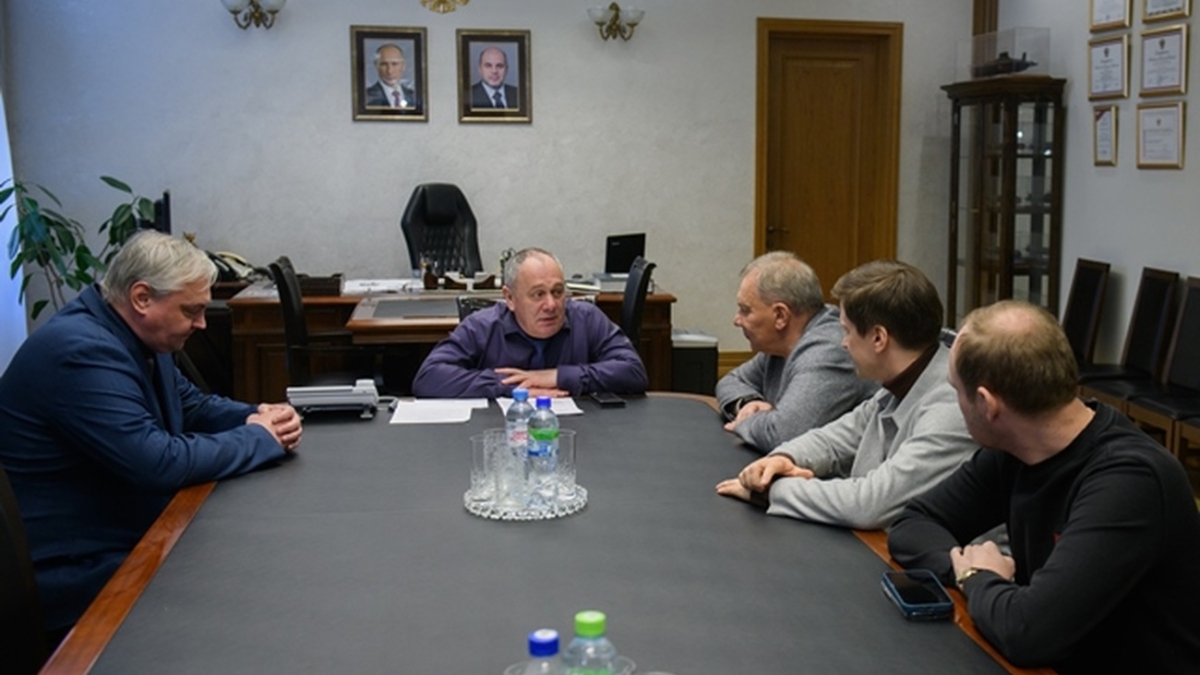 Сенаторы Совета Федерации посетили Севмаш Э.Мансимова / пресс-служба предприятия ОСК Севмаш